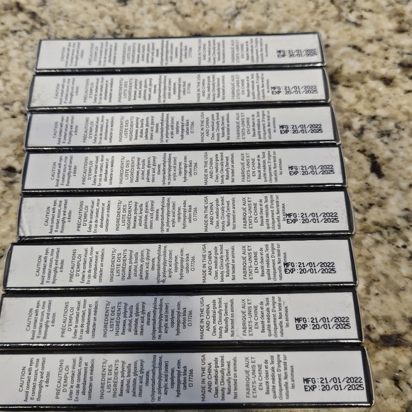 Dr Lara Devgan Extreme Lengthening Mascara X8 - Picture 2 of 3